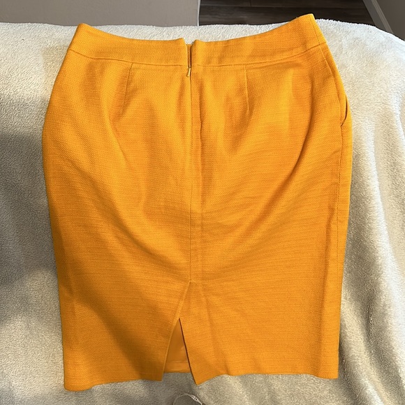 Banana Republic mustard skirt - Picture 5 of 5